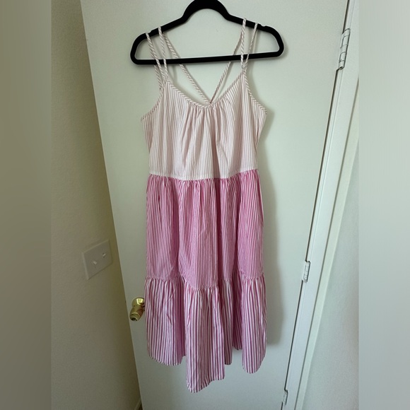 Free Assembly Dress with Pockets - Picture 1 of 6